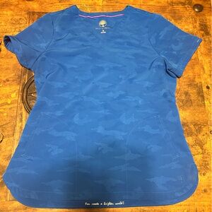Women’s medium purple label healing hands scrub top two pockets on front